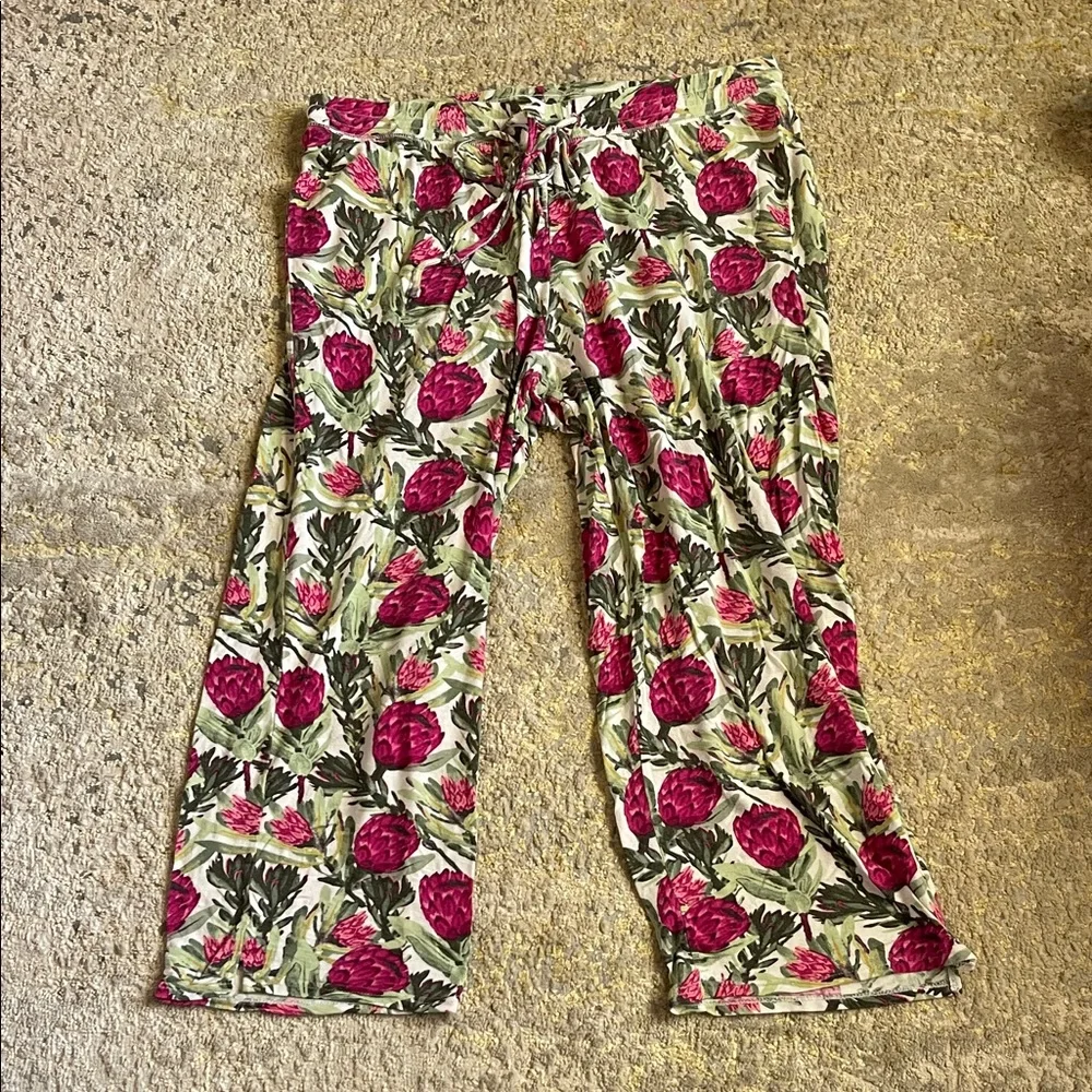 Cropped floral pajama pants - Picture 1 of 3